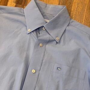 Southern Tide dress shirt. Men’s medium.